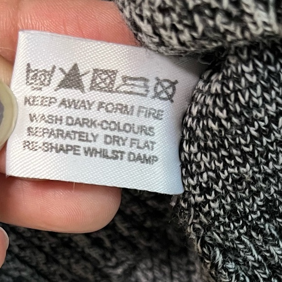 BoohooMAN Gray Knit Sweater - Men’s Size L - Picture 3 of 11